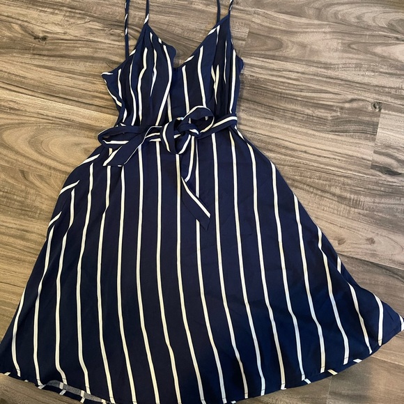Forever 21 Summer Dress - Picture 1 of 3